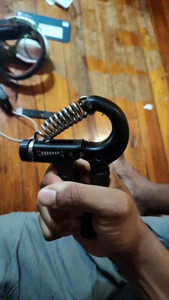 Customer photo review of SteelFlex™ Adjustable Grip Trainer – 11–220 lbs Hand Strength Builder