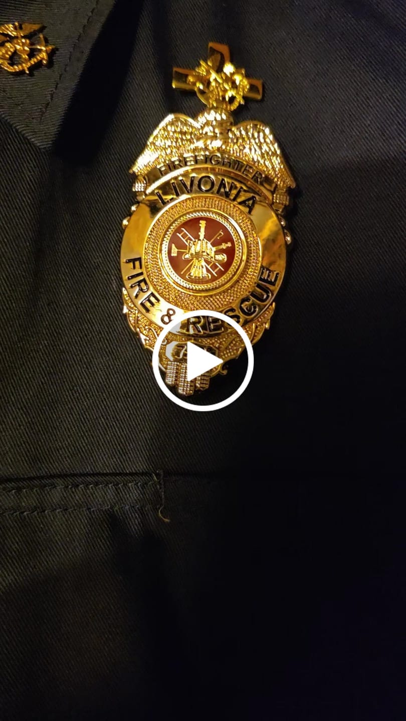Customer video review of Customizable Badge BA17