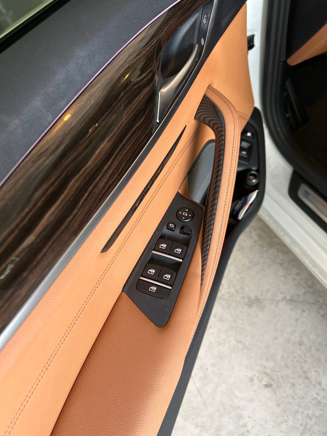 Customer photo review of BMW 5 Series G30/G31 (2017–2022) Interior Door Handle Cover Trim Set – 2PCS Compatible with F90 M5 520d 530i 540i M550i | SPCRSO
