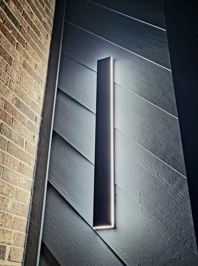 Customer photo review of Raymo Outdoor Wall Light With Linear LED Strip, Black IP65