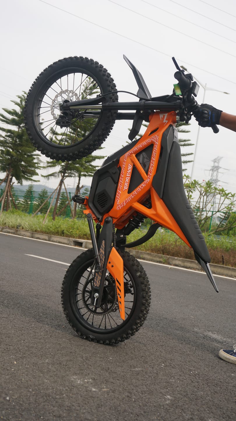 Customer photo review of Eskute® NOVA Beast 5500W Electric Dirt Bike