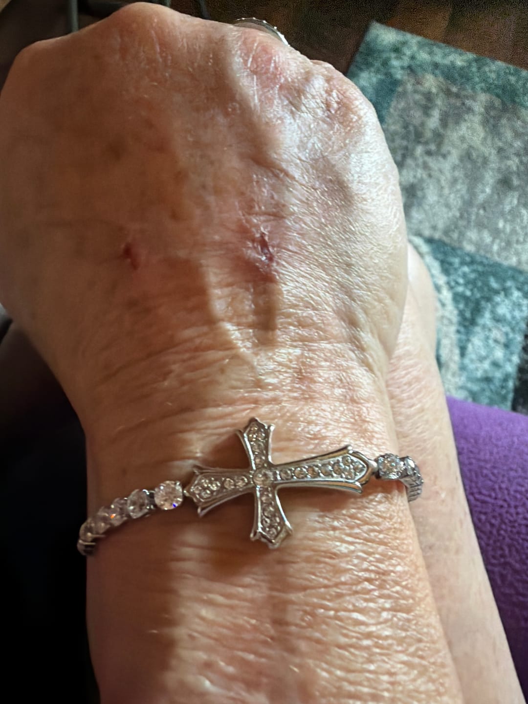 Customer photo review of FREE Today: 2-Color Elegant Zircon-Encrusted Cross Bracelet: A Symbol of Divine Grace & Elegance
