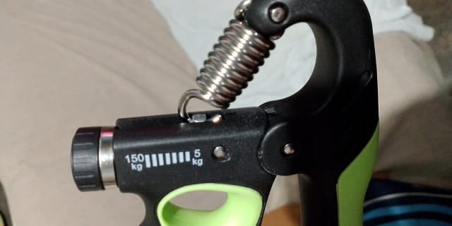 Customer photo review of SteelFlex™ Adjustable Grip Trainer – 11–220 lbs Hand Strength Builder