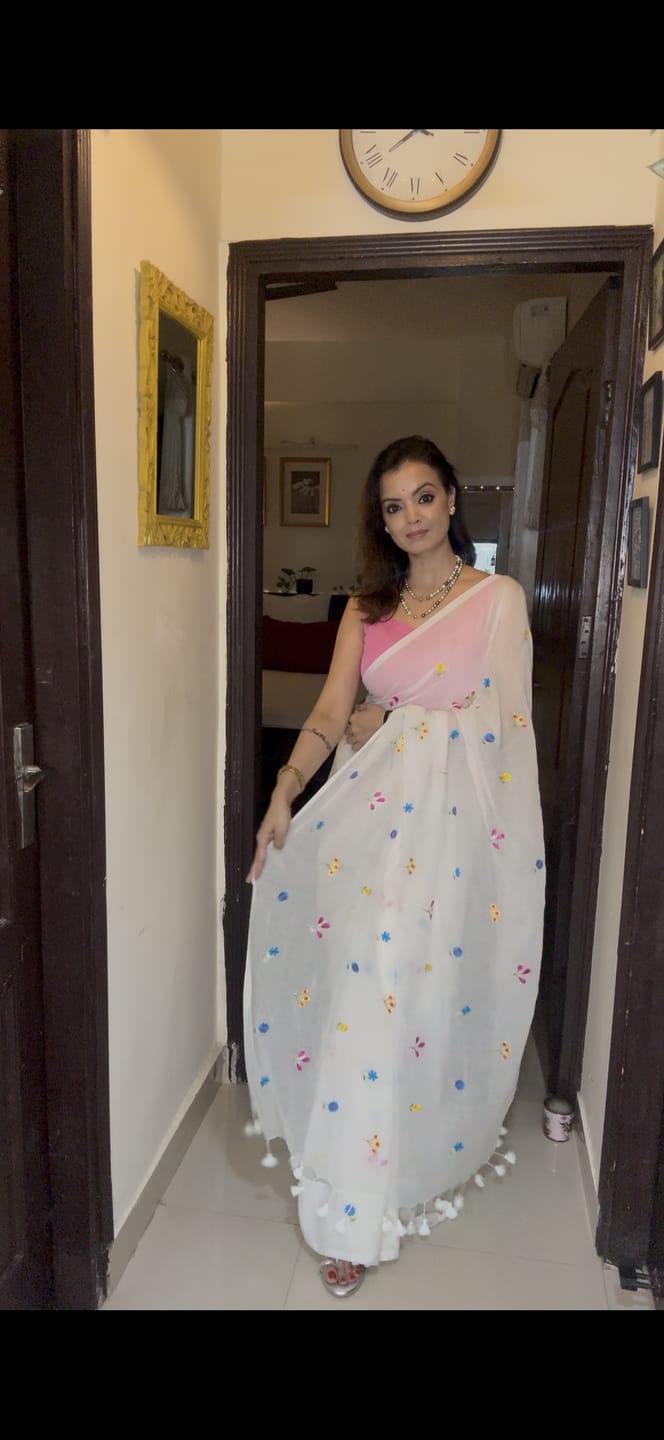 Customer photo review of White Embroidered Mulmul Cotton Saree