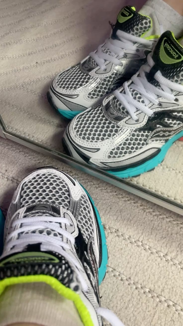 Customer photo review of Saucony ProGrid Omni 9 OG