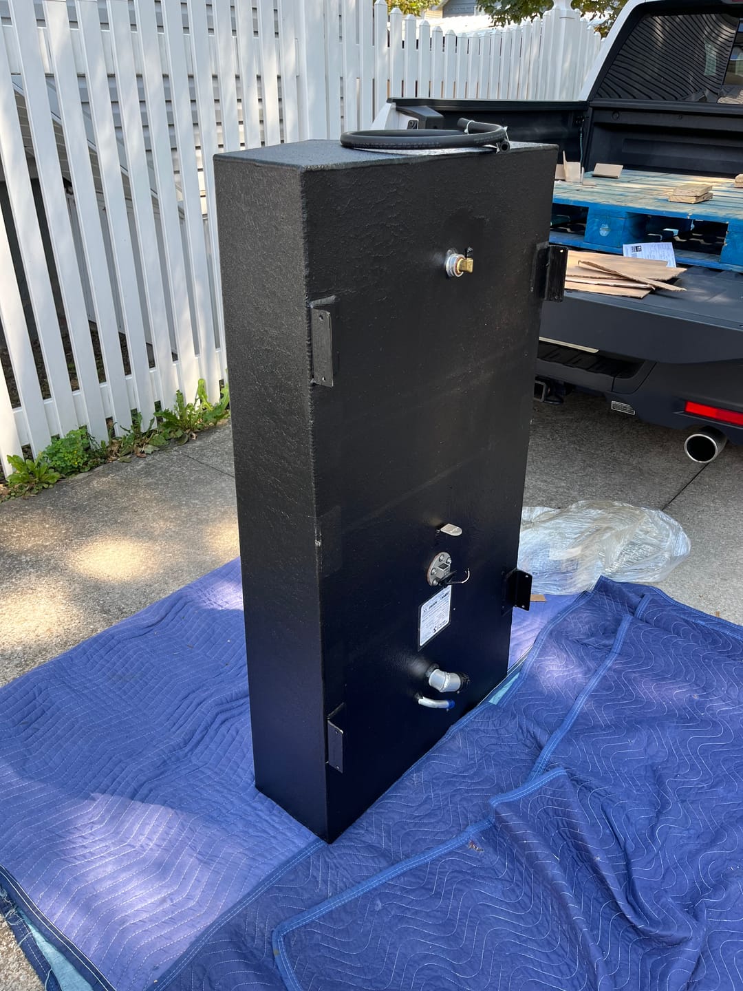 Customer photo review of Edgewater 18.5 CC 1999 - 53 gal. net Fuel Tank | OEM Replacement