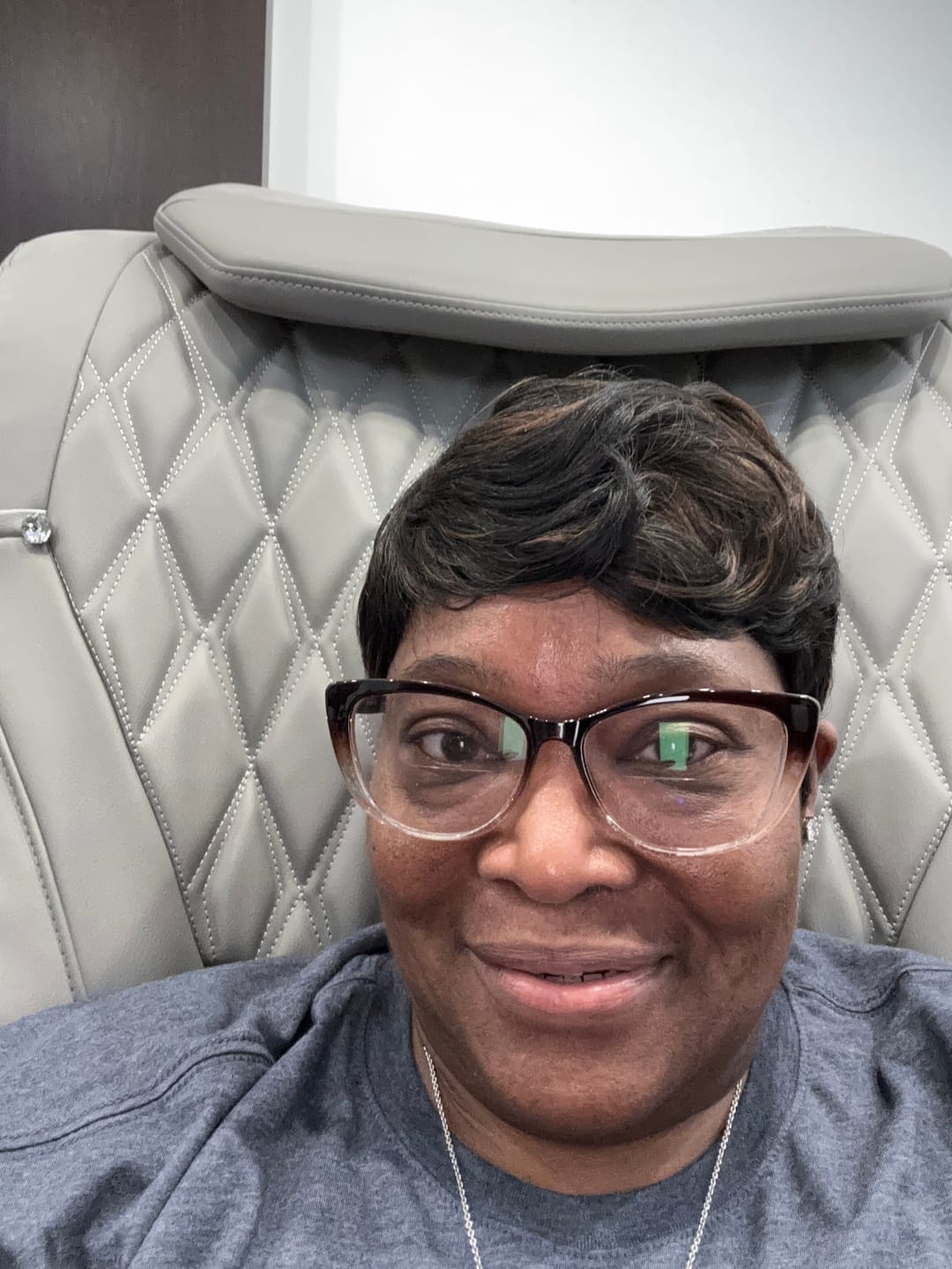 Customer photo review of It's a Wig Quality Full Wig - Q PIETTRA