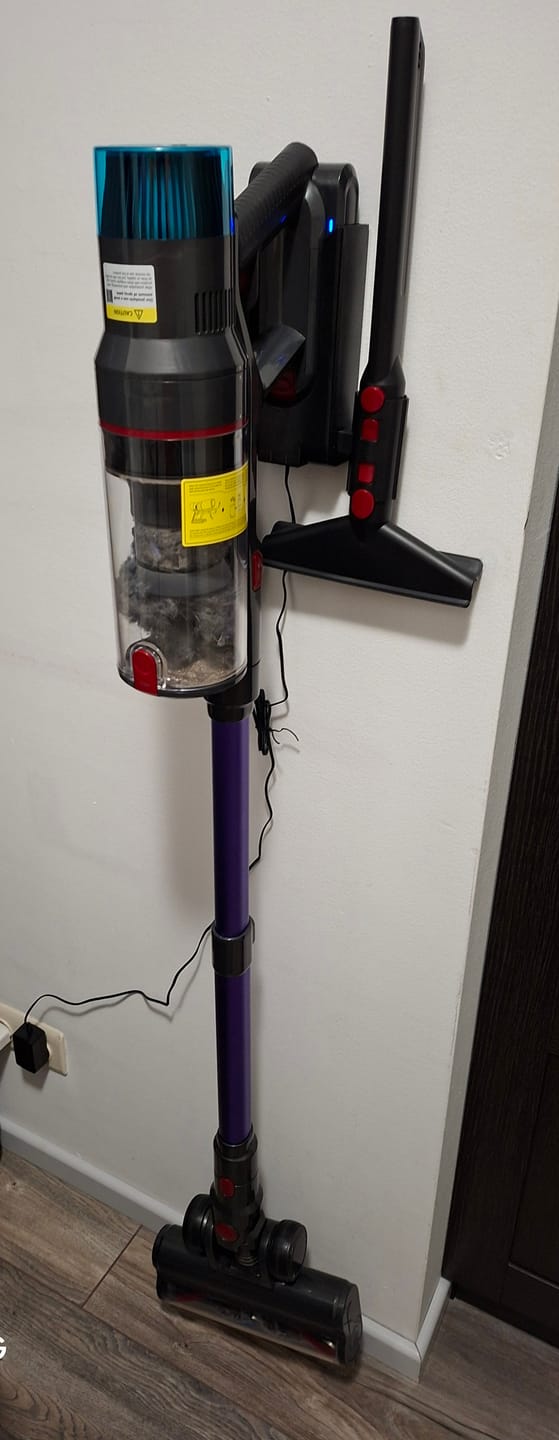 Customer photo review of Krachtige steelstofzuiger met automatische stofherkenning / Tot 60 minuten gebruiksduur / Zakloze stofzuiger voor tapijt, harde vloeren en dierenharen / 480W