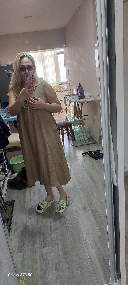 Customer photo review of Robe Longue Fluide à Col V