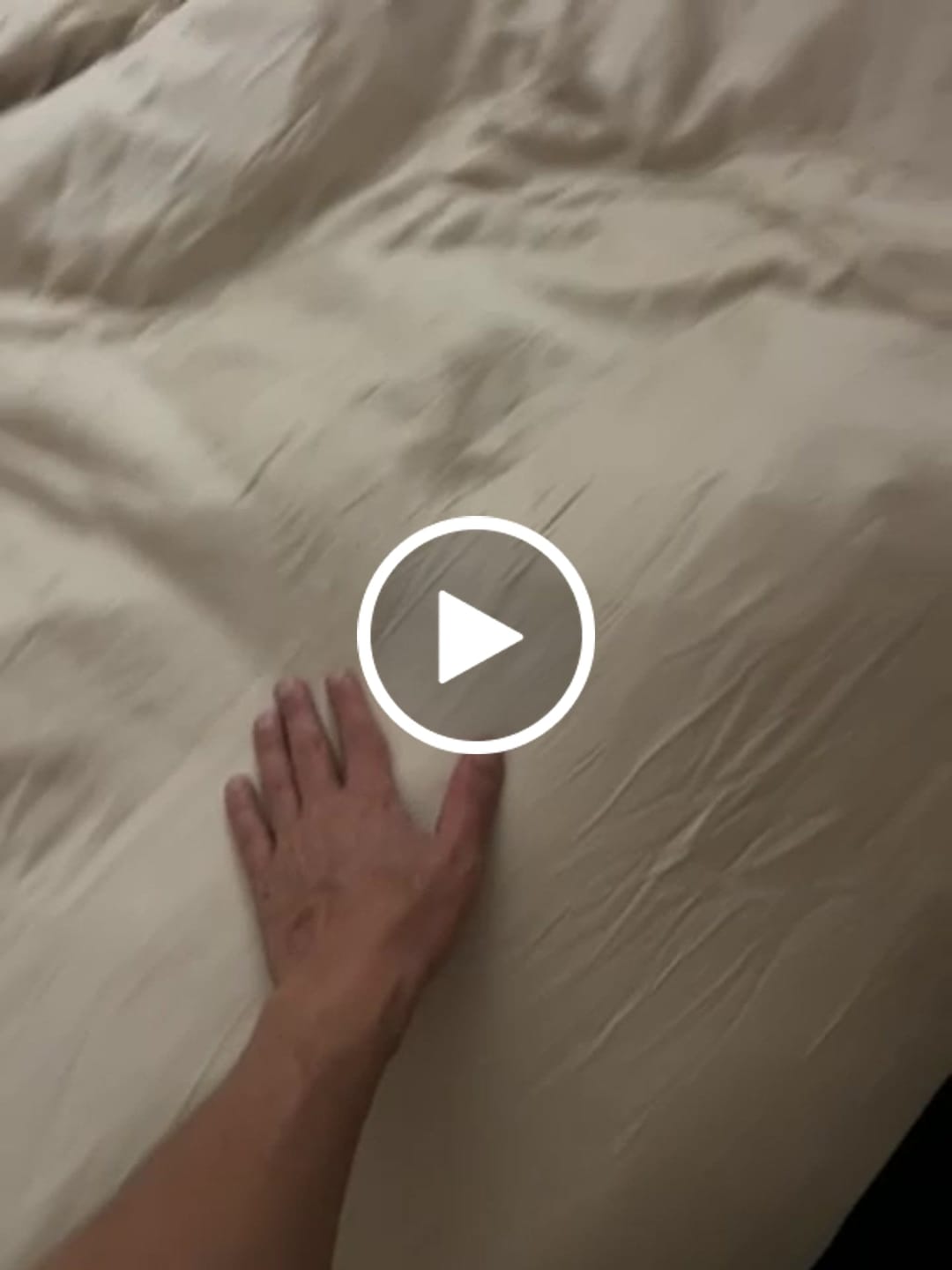 Customer video review of ציפה פרימיום במבוק 300 - OFFWHITE