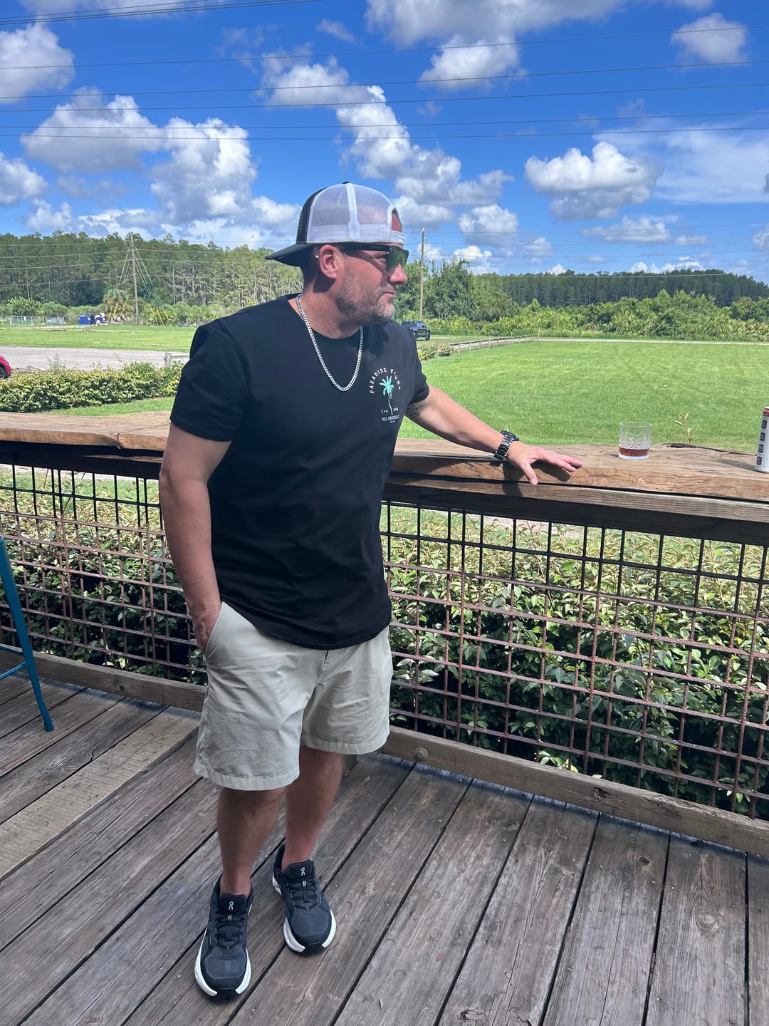 Customer photo review of PARADISE PALM DROP-CUT T-SHIRT - BLACK
