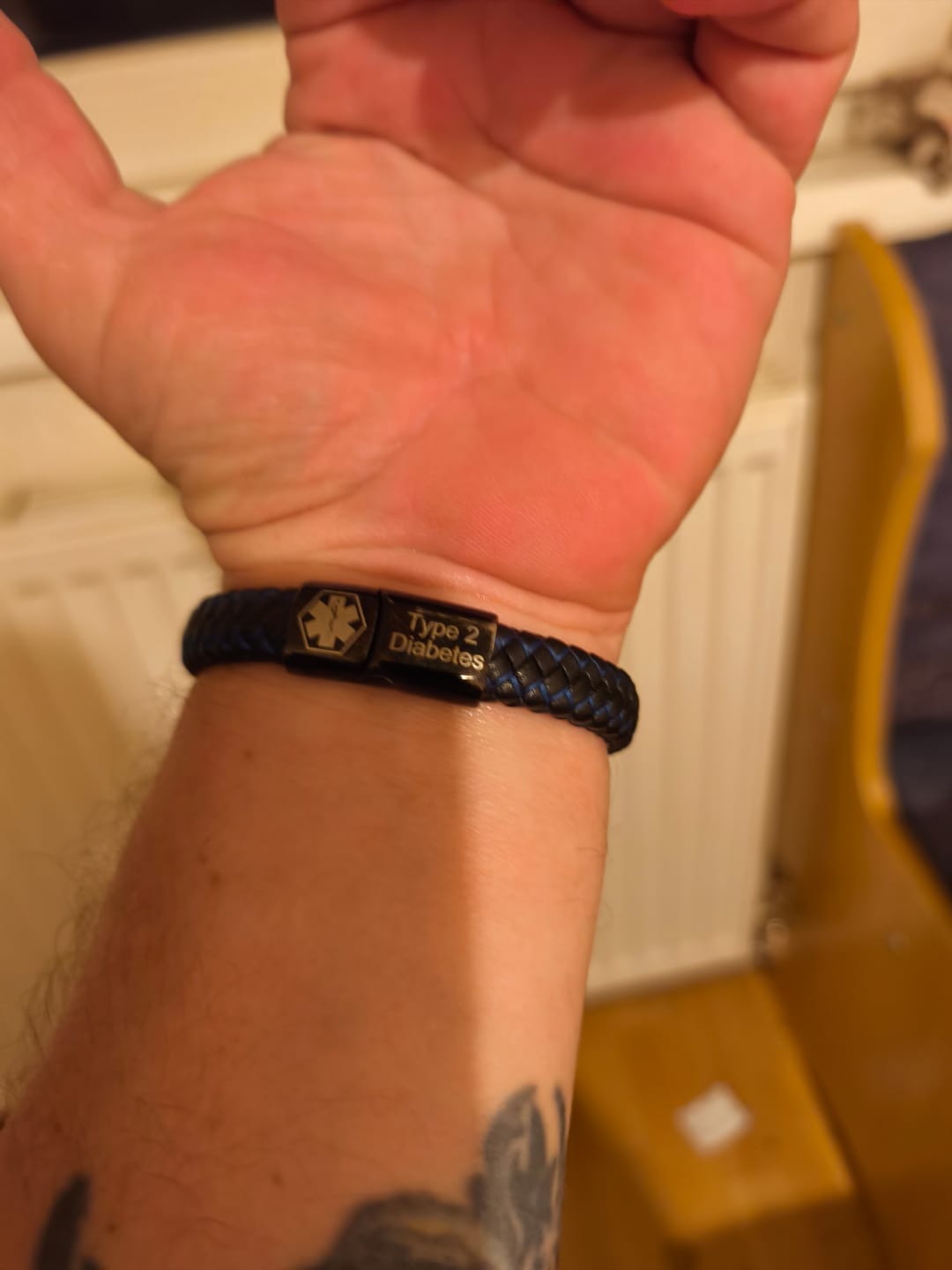 Customer photo review of Medizinisches Notfallarmband