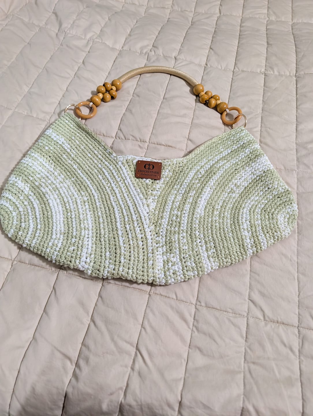 Customer photo review of Summer Conch Hobo Crochet Kit