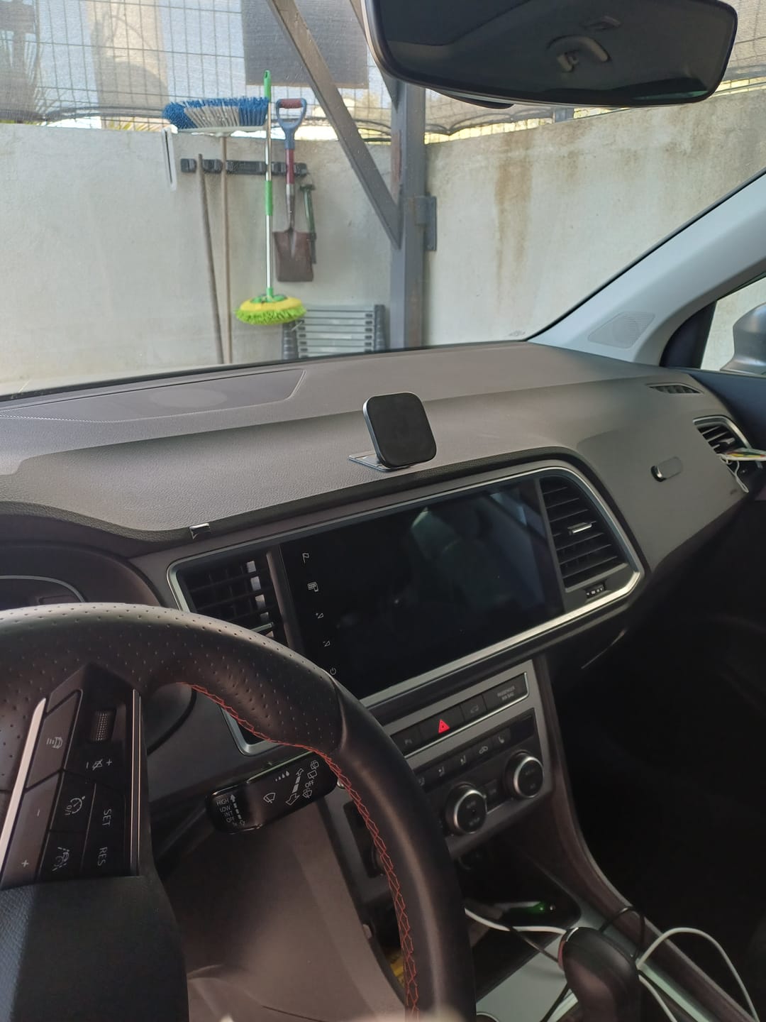 Customer photo review of Mobile Car Mount | VHB