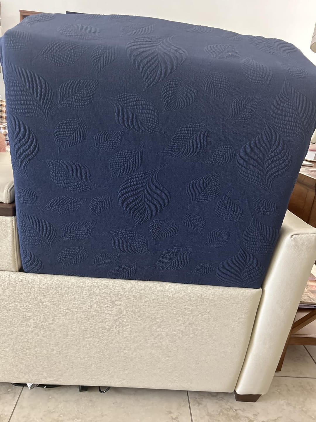 Customer photo review of Waterproof Upgrade 3D Embossed Pattern Recliner Cover with Elastic Bottom