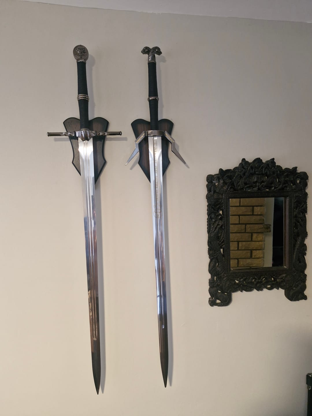 Customer photo review of The Witcher III - Geralt's Steel Sword (Wolf Pommel)
