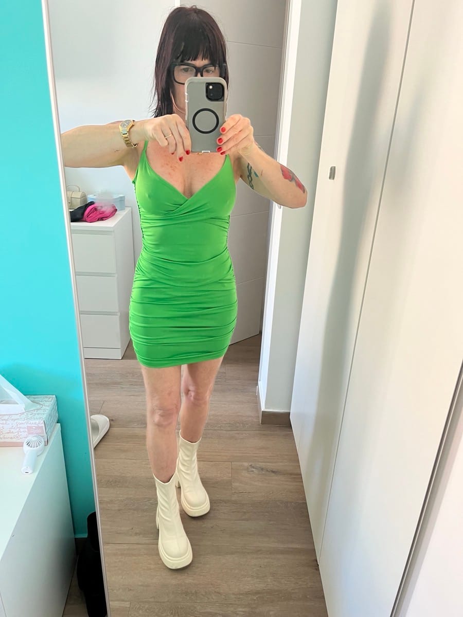 Customer photo review of Robe Courte Froncée à Bretelles