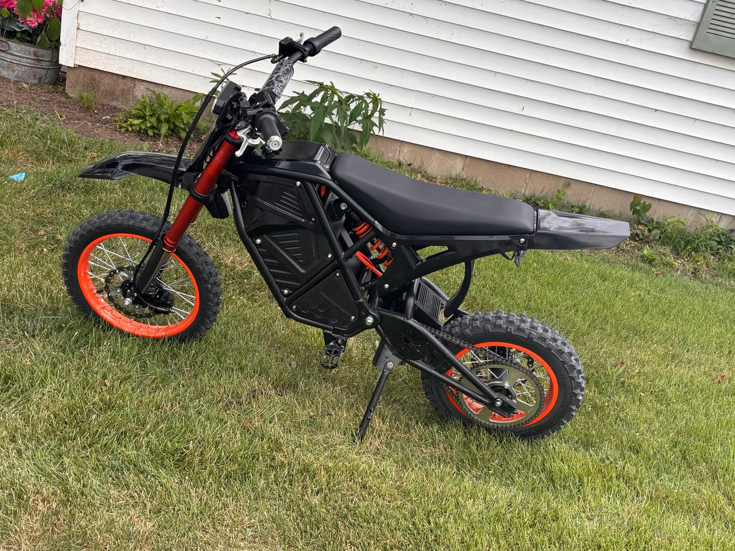 Customer photo review of Eskute® NOVA Mini Electric Dirt Bike For Teens & Adults