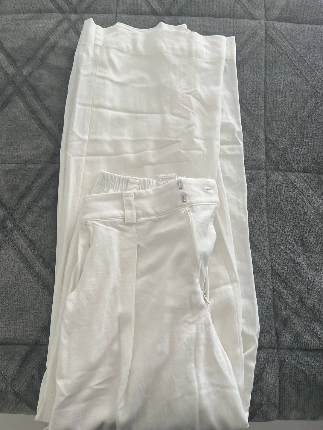 Customer photo review of Calça Pantalona Graviola Off White + Forro