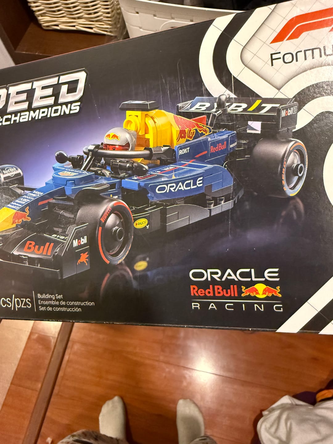 Customer photo review of COCHE DE CARRERAS ORACLE RED BULL RACING RB20 F1®