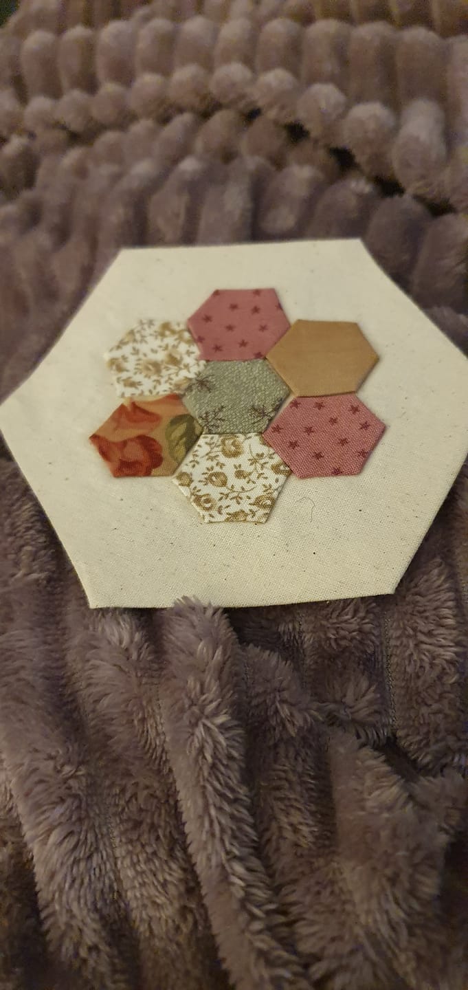 Customer photo review of PAPER PIECES 1 1/2" HEXAGON