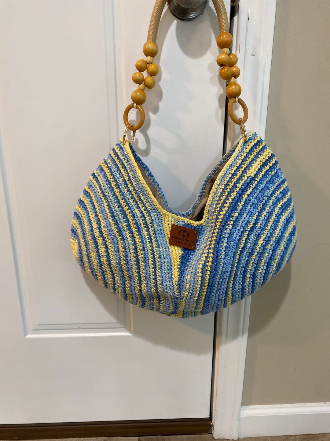 Customer photo review of Summer Conch Hobo Crochet Kit