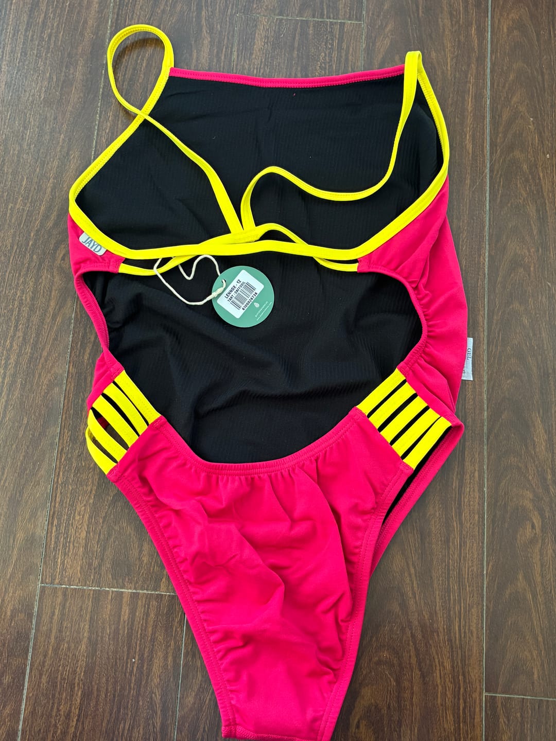Customer photo review of LENNOX ONE PIECE - Tart|Daffodil