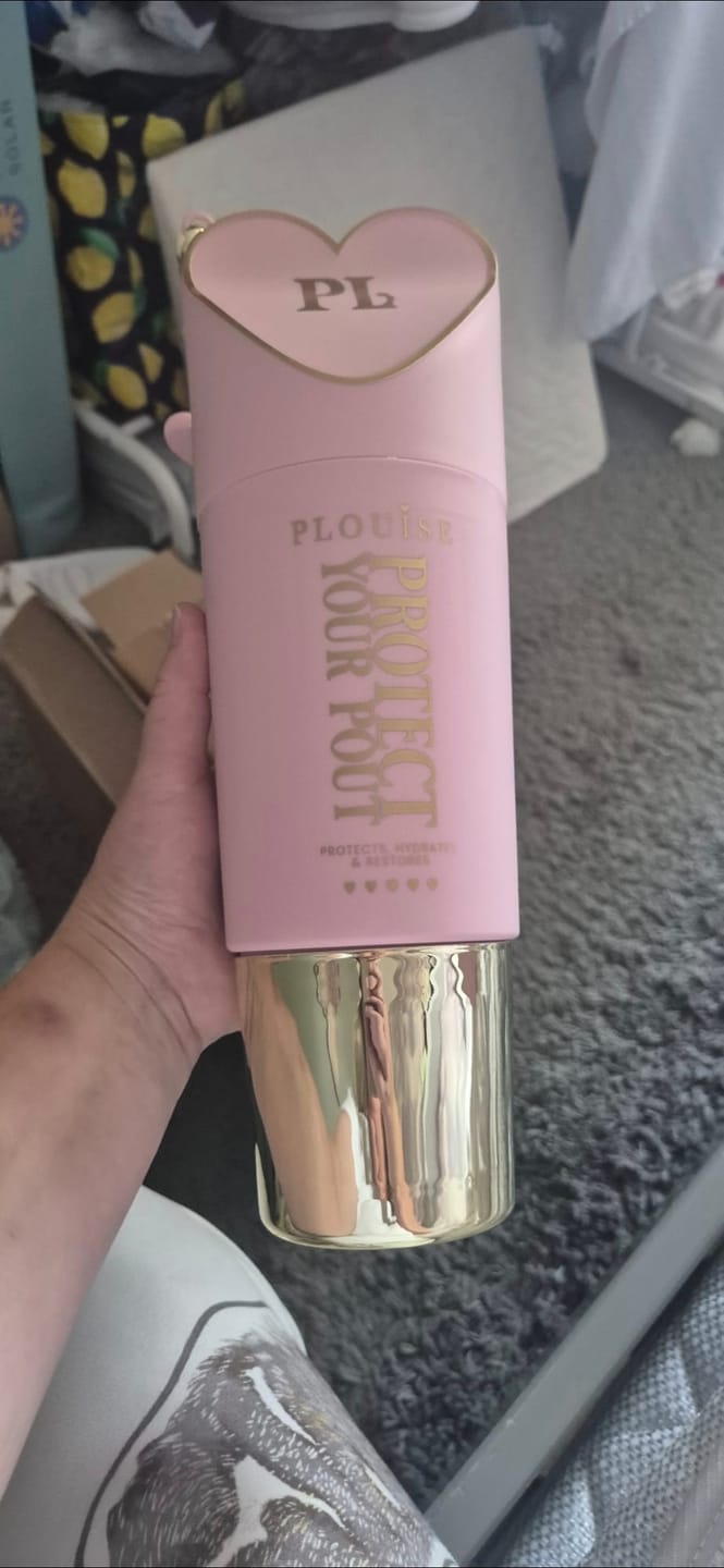 Customer photo review of Protect Your Pout Cherry Lip Conditioner XL PR Gift Set