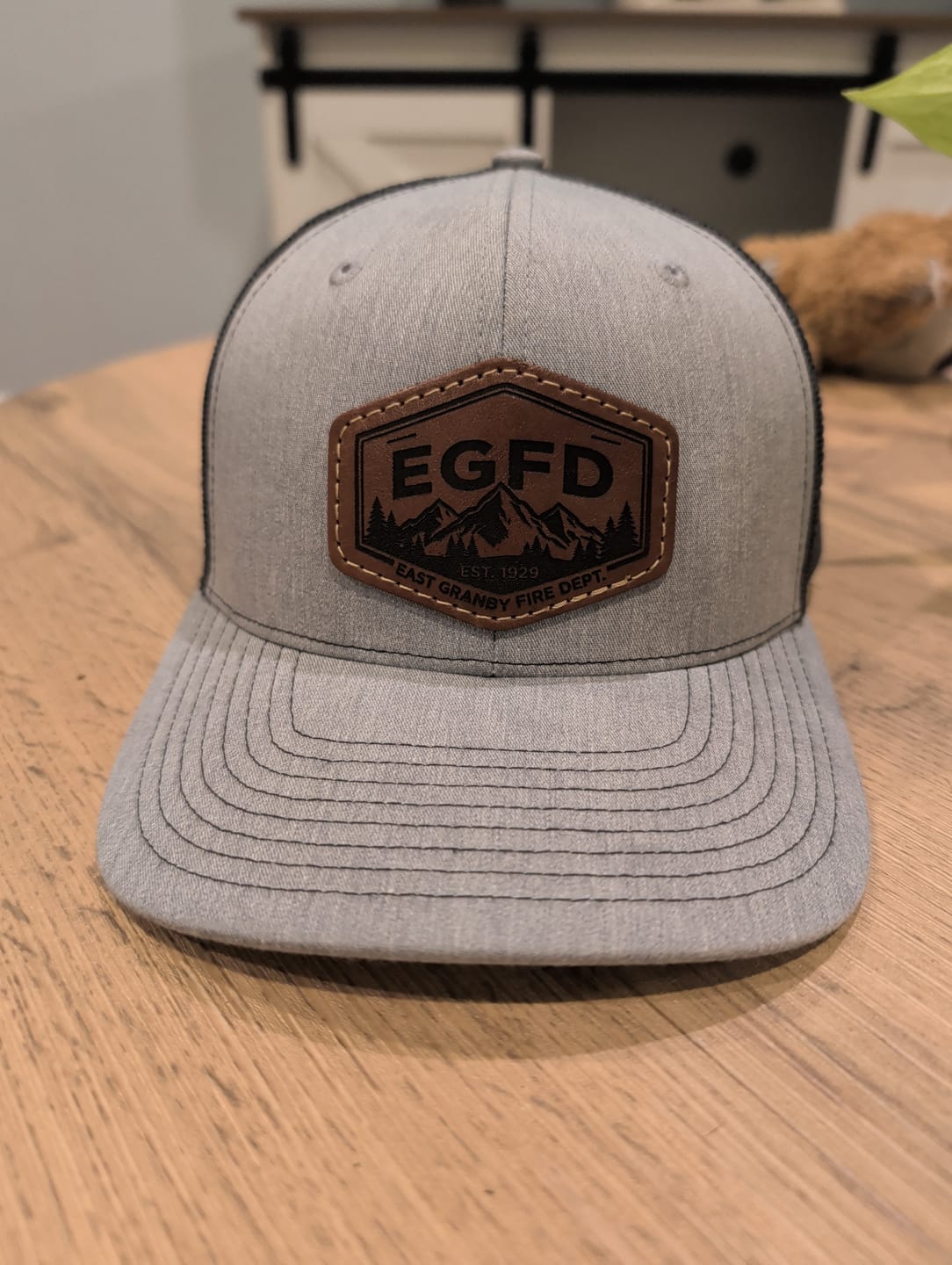 Customer photo review of Richardson 112XL Custom Leather Patch Hat