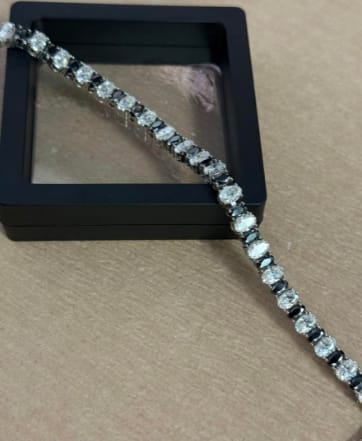 Customer photo review of S925 Oval Cut Black Mix White VVS Moissanite Tennis Bracelet