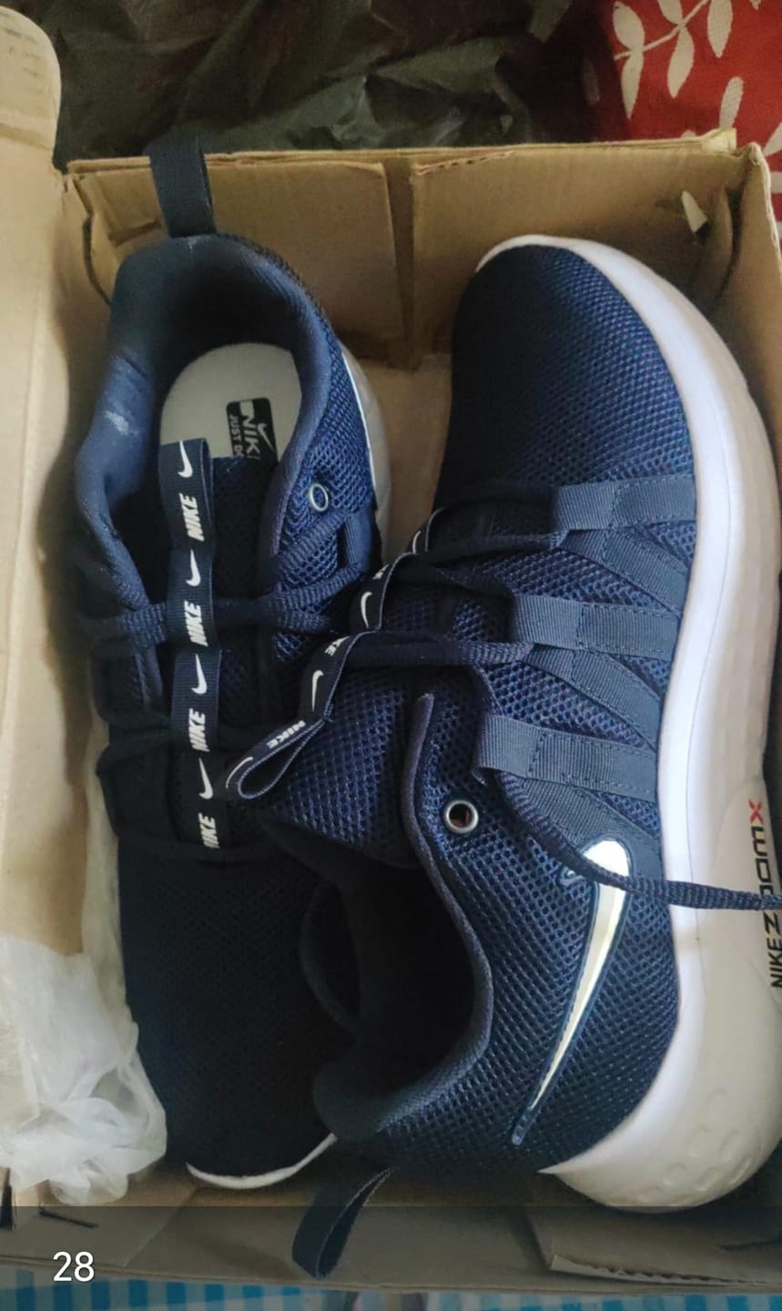 Customer photo review of Tenis Zoom Marino Blanco