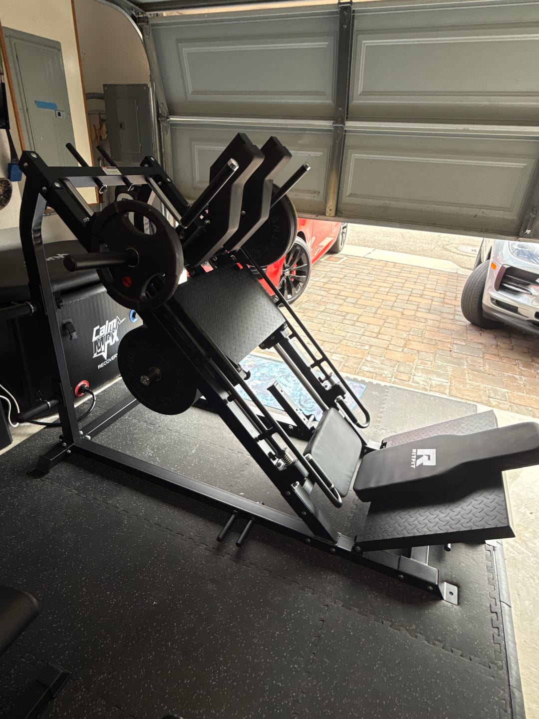 Customer photo review of RitFit GAZELLE PRO 3-In-1 Leg Press and Hack Squat Machine