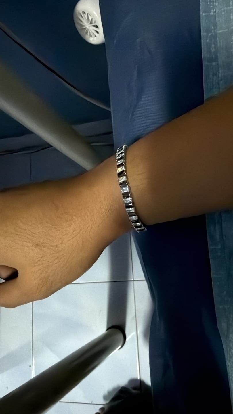 Customer photo review of Noir Baguette Bracelet