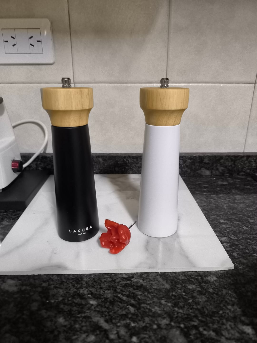 Customer photo review of Set Salt & Pepper Sakura Majestic - Molinillo Pimienta Y Sal De Madera Premium 20 Cm