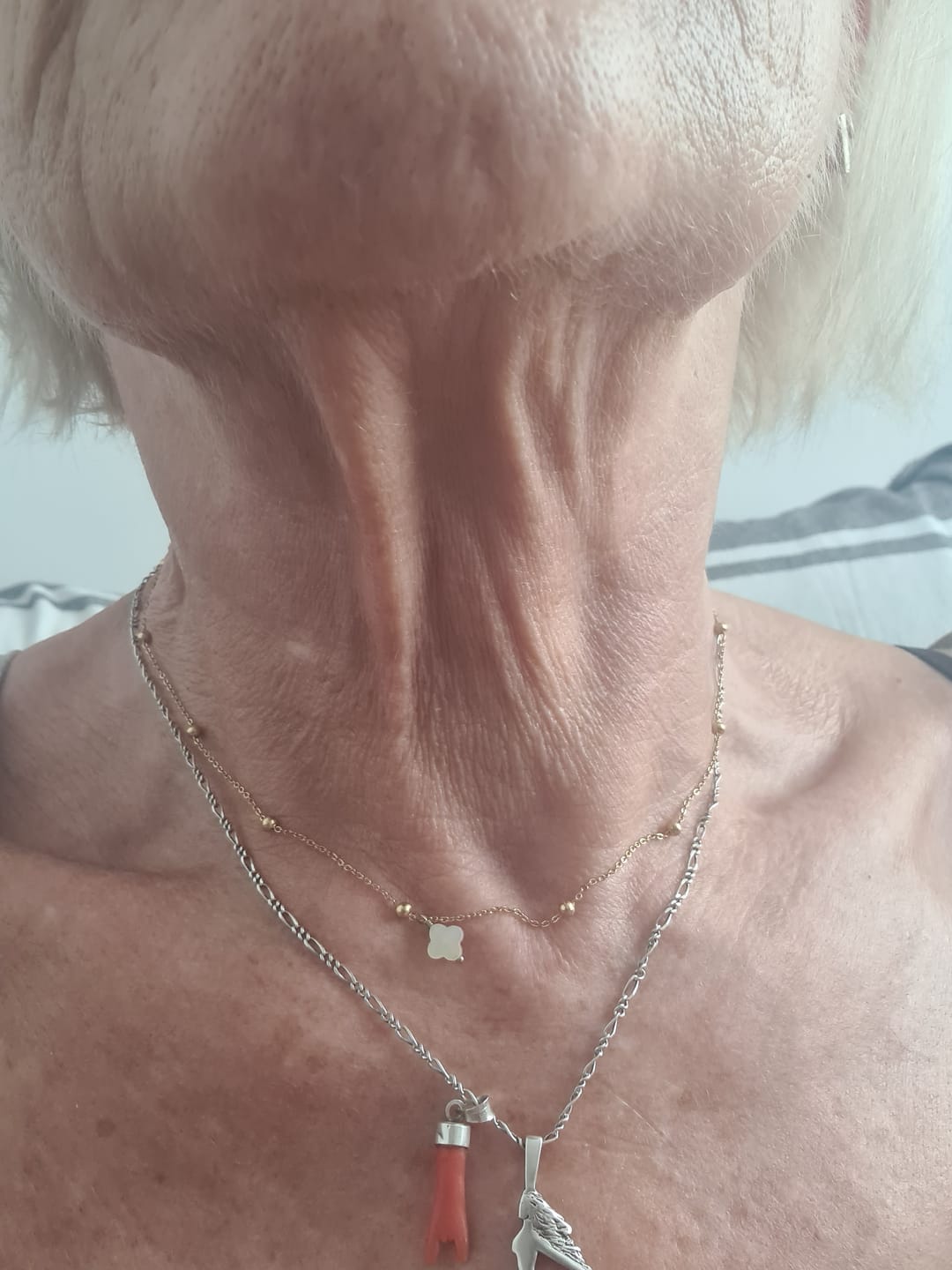 Customer photo review of Collier "Trèfle" en Nacre