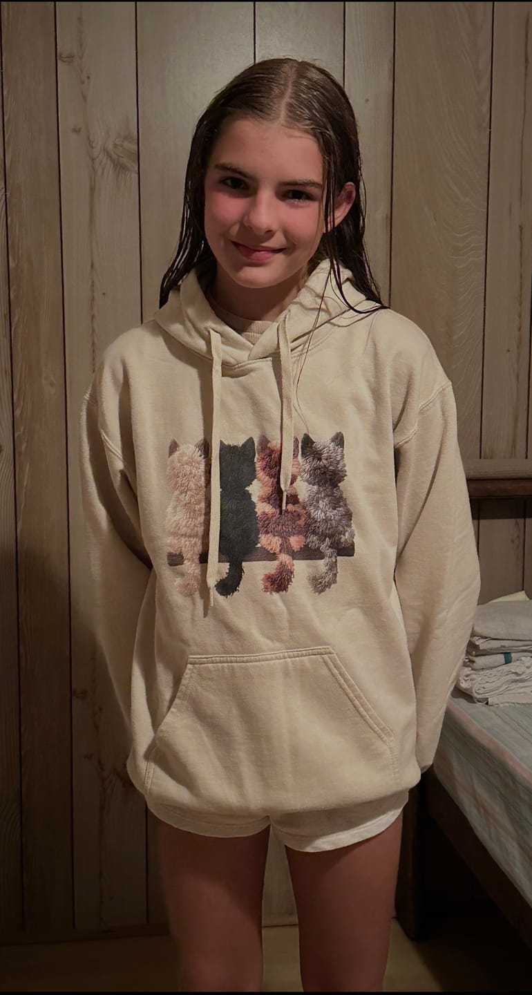 Customer photo review of Hoodie Chats De Dos Effet Patch