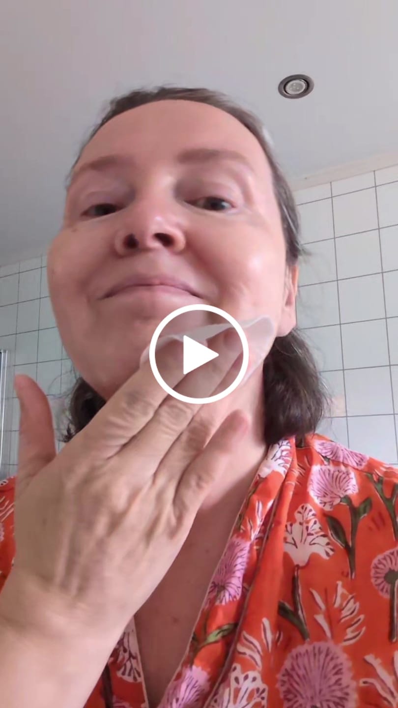 Customer video review of Licorne Salmon DNA Toner Pad (70stk) - Glød, fukt og aldersforebyggende pleie