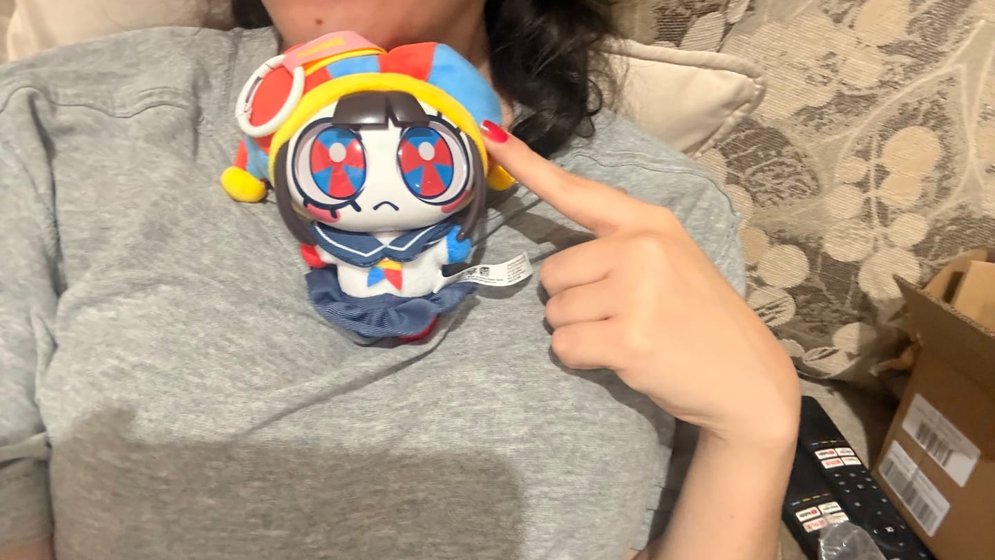 Customer photo review of Pomni Pendantz Blindbox
