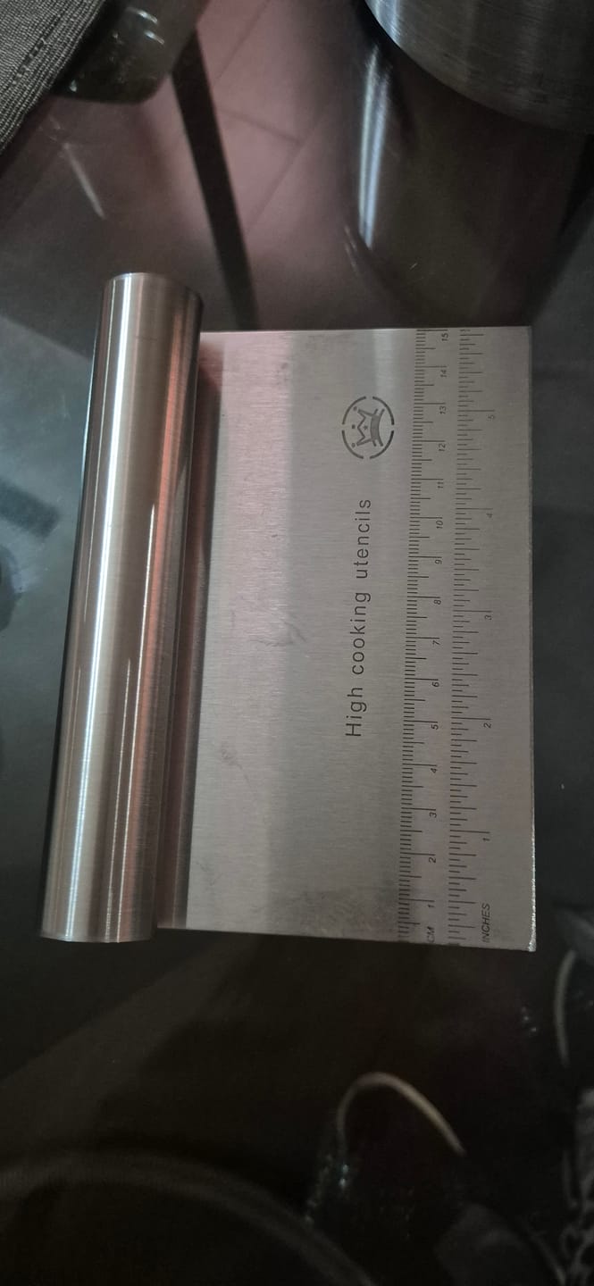 Customer photo review of Alisador de Tortas Profesional Acero Inoxidable 15 cm