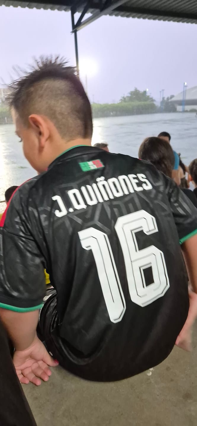 Customer photo review of MÉXICO Tercera Infantil 2026