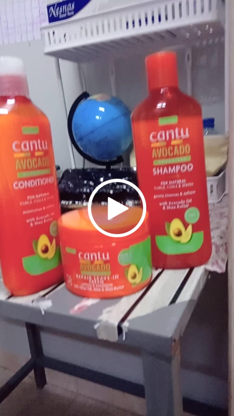 Customer video review of مجموعة كانتو لاصلاح الشعر المجعد بالافوكادو - 3قطع