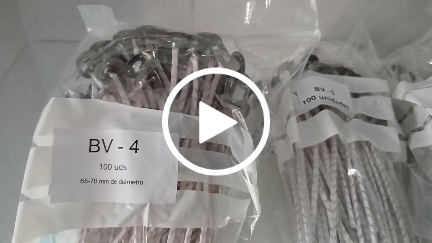 Customer video review of MECHAS PARA VELAS ENCERADAS Y CORTADAS A MEDIDA