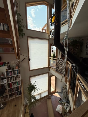 Customer photo review of SmartWings Motorized Light Filtering Levitate Cellular Shades Nowa