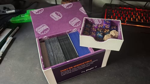 Customer photo review of 20 Chicken Nuggets Deckbox