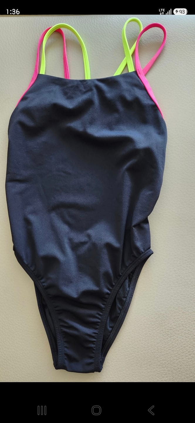 Customer photo review of APSLEY ONE PIECE - Black|Pink Sorbet|Rave