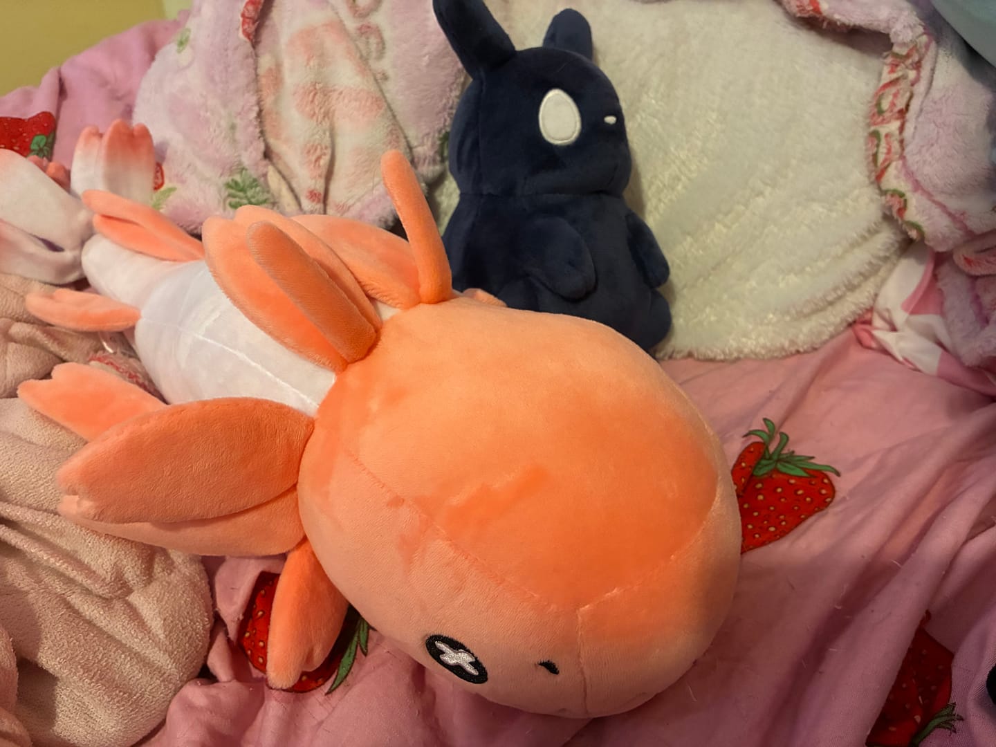 Customer photo review of Rain World - Strawberry Lizard Plush