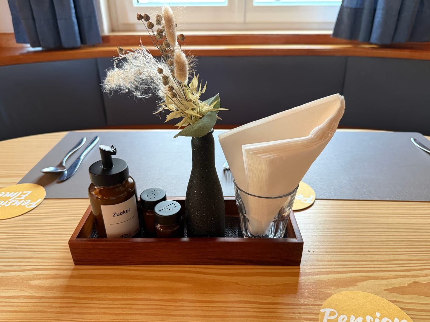 Customer photo review of Salz- und Pfefferstreuer aus Braunglas mit Edelstahl-Deckel