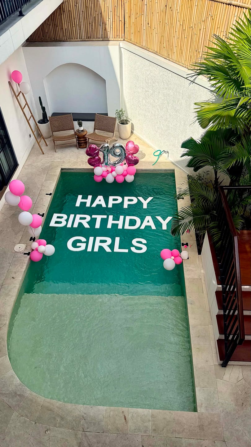 Customer photo review of 🎈 Pool Balloon Decoration Setup