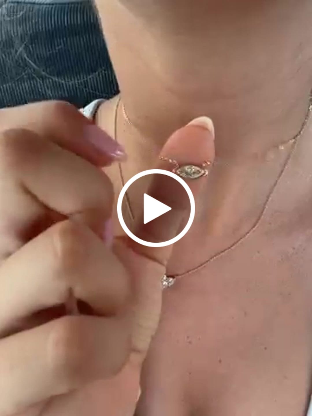 Customer video review of Niv Necklace White Champagne Eye