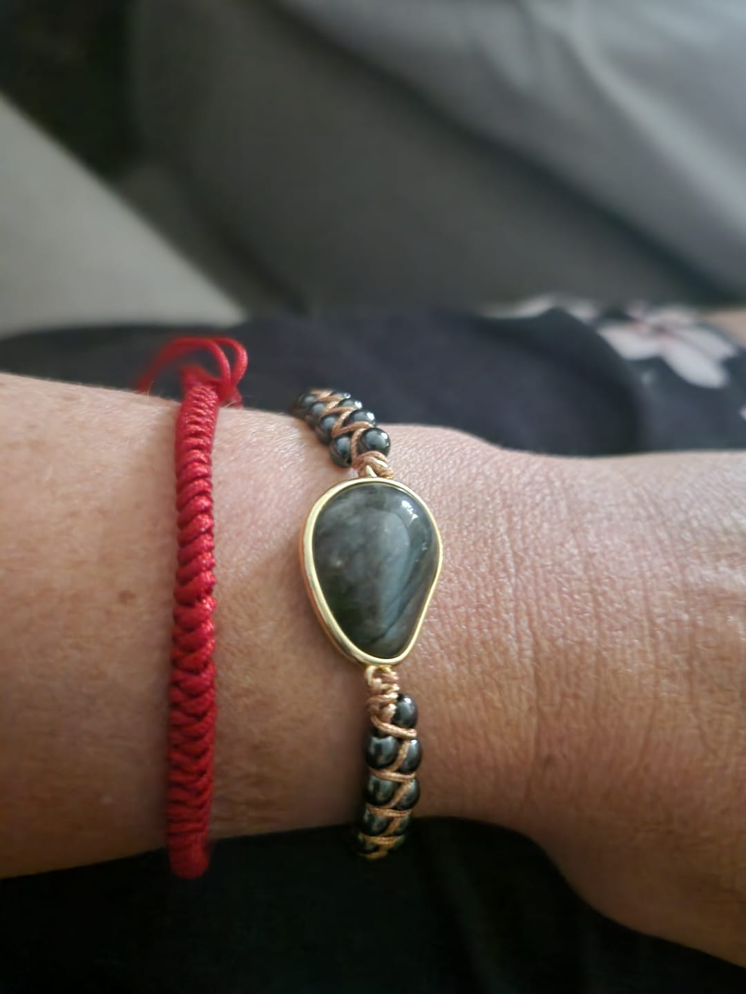 Customer photo review of Bracelet en Labradorite